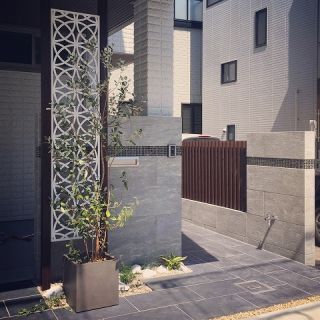 アルミデザインパネルがアクセント　静岡市