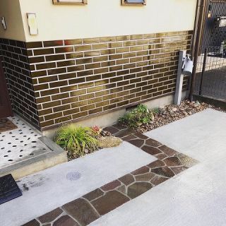 ノスタルジックな雰囲気のエントランス空…